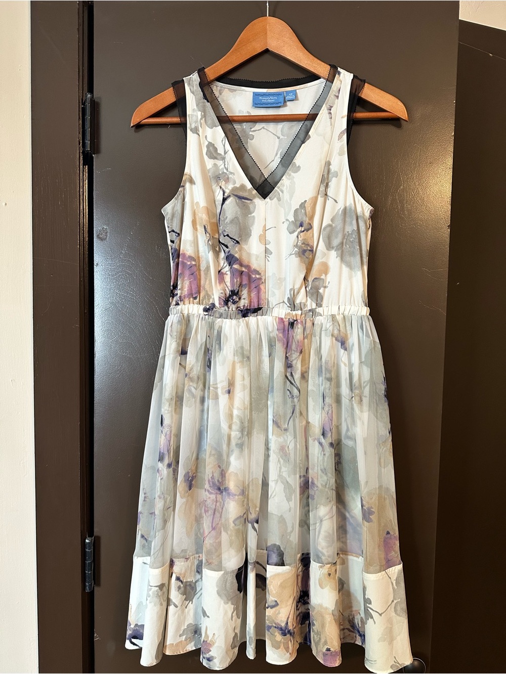 Simply Vera Vera Wang Cream Floral V-Neck Chiffon Dress